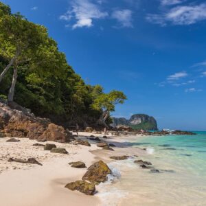 sawanu-phi-phi-islands-bamboo-island-one-day-trip