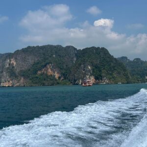 adwm-phuket-to-phi-phi-island-tonsai-by-ferry-premium-class-oneway
